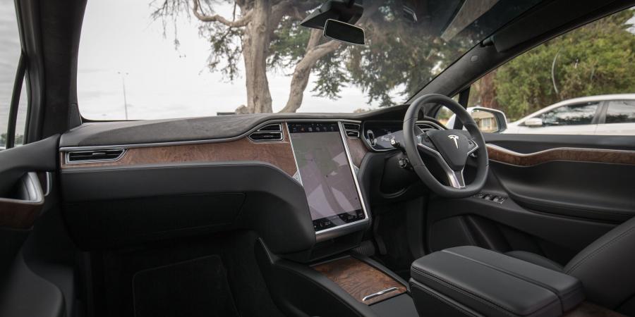 Торпедо Tesla Model X 75D 2017 года  (AU) (фото 15 из 17)